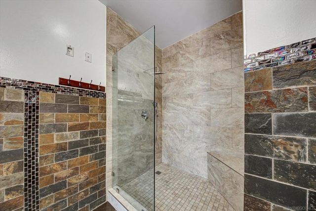 1050 Island 211, San Diego, CA 92101