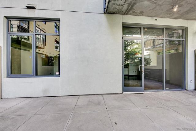 1050 Island 211, San Diego, CA 92101