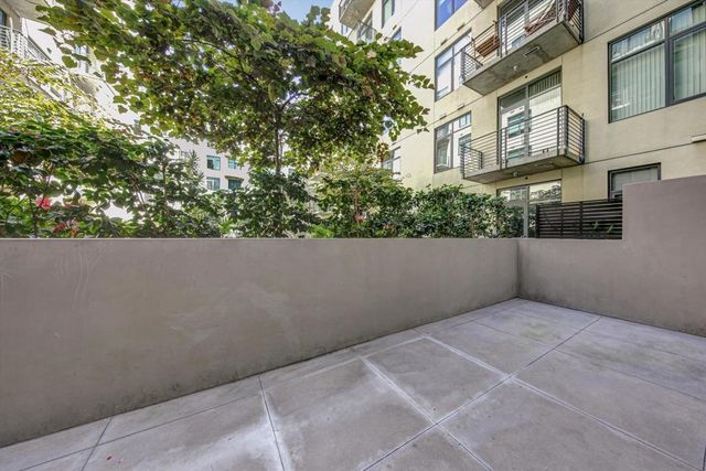 1050 Island 211, San Diego, CA 92101