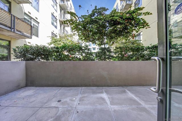 1050 Island 211, San Diego, CA 92101