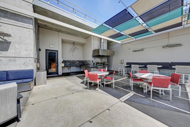 1050 Island 211, San Diego, CA 92101