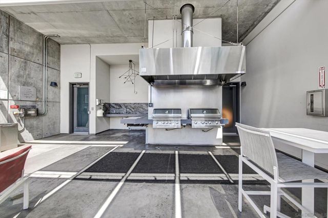1050 Island 211, San Diego, CA 92101