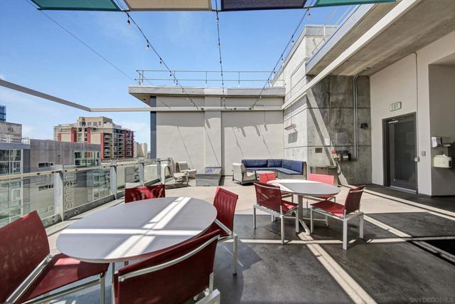 1050 Island 211, San Diego, CA 92101
