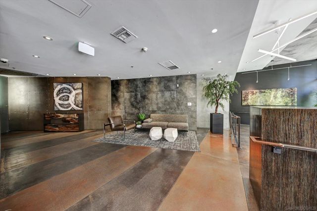 1050 Island 211, San Diego, CA 92101