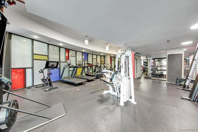 1050 Island 211, San Diego, CA 92101