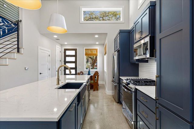 3602 Pennsylvania Ave 2, Austin, TX 78721