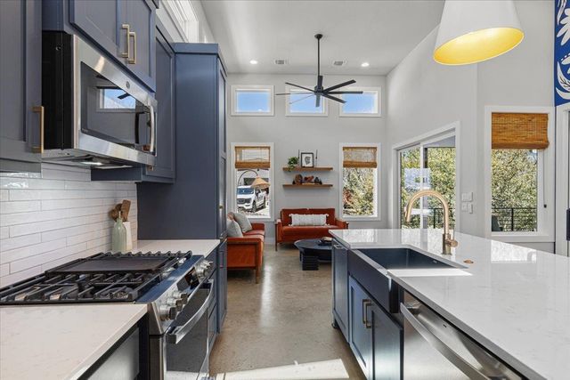 3602 Pennsylvania Ave 2, Austin, TX 78721