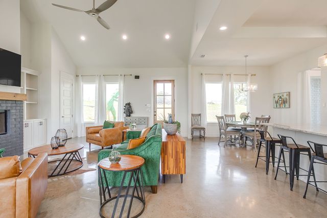 1048 Agnes N, Springtown, TX 76082