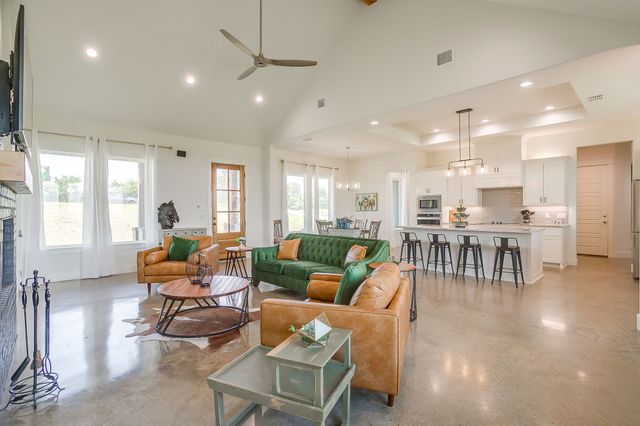 1048 Agnes N, Springtown, TX 76082