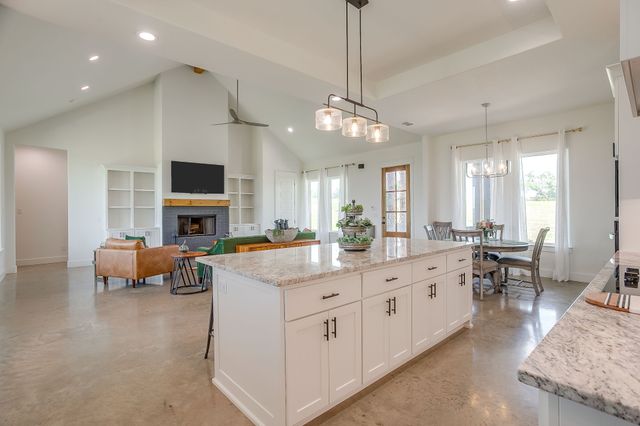 1048 Agnes N, Springtown, TX 76082