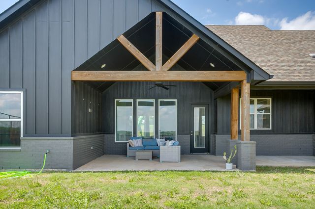 1048 Agnes N, Springtown, TX 76082