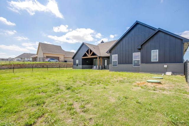 1048 Agnes N, Springtown, TX 76082