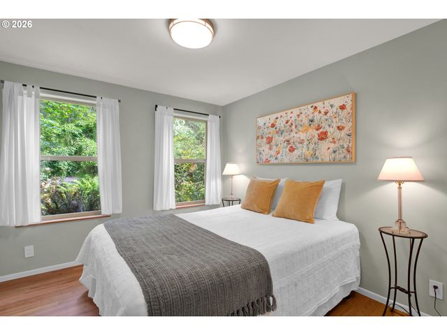 31338 FOX HOLLOW Rd, Eugene, OR 97405
