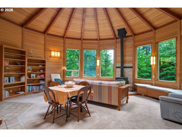 31338 FOX HOLLOW Rd, Eugene, OR 97405