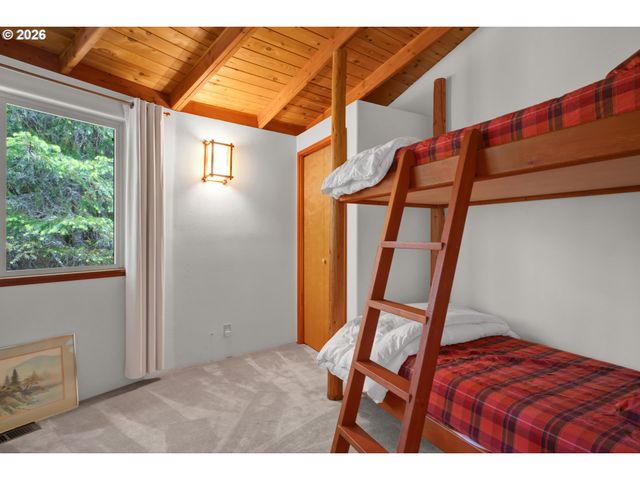 31338 FOX HOLLOW Rd, Eugene, OR 97405