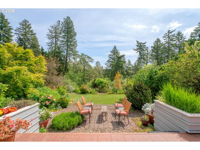 31338 FOX HOLLOW Rd, Eugene, OR 97405