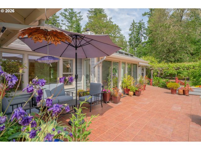 31338 FOX HOLLOW Rd, Eugene, OR 97405