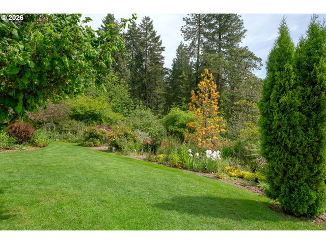 31338 FOX HOLLOW Rd, Eugene, OR 97405