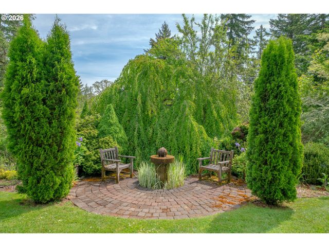 31338 FOX HOLLOW Rd, Eugene, OR 97405