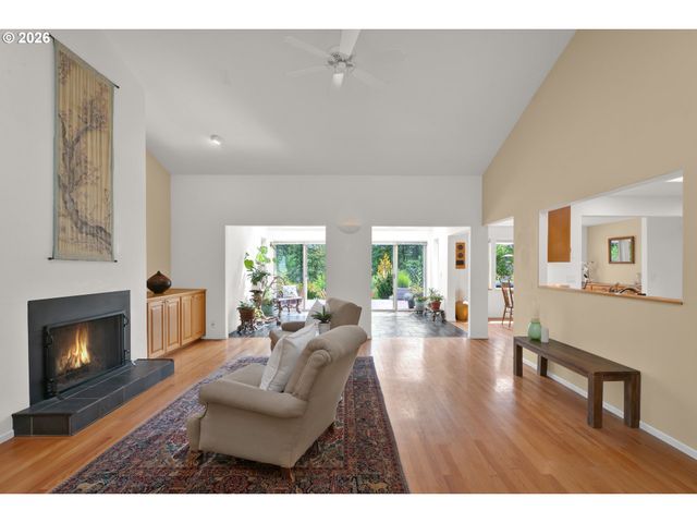 31338 FOX HOLLOW Rd, Eugene, OR 97405