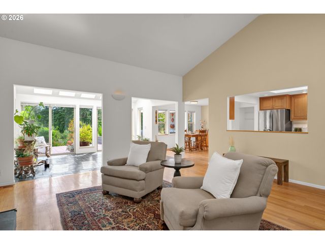 31338 FOX HOLLOW Rd, Eugene, OR 97405