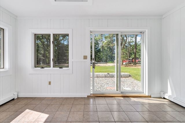3 Viber Ln 1, Falmouth, MA 02536