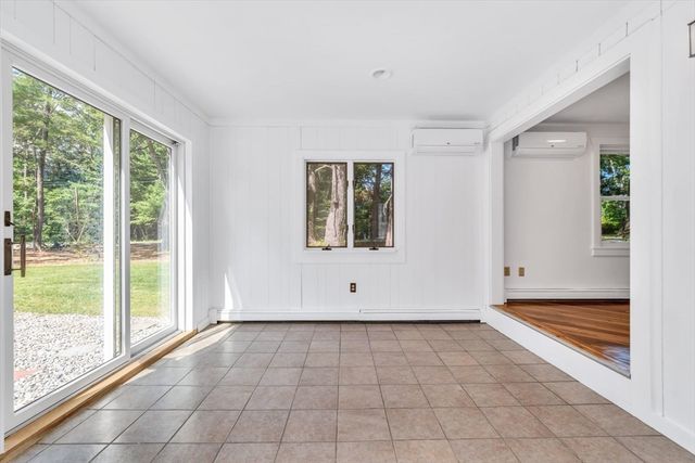 3 Viber Ln 1, Falmouth, MA 02536