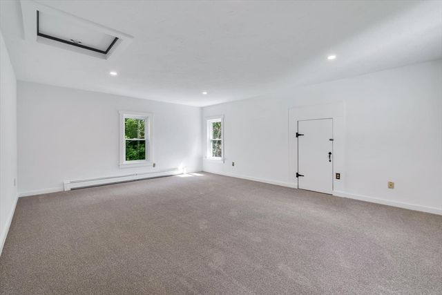 3 Viber Ln 1, Falmouth, MA 02536
