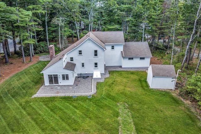 3 Viber Ln 1, Falmouth, MA 02536