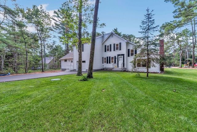 3 Viber Ln 1, Falmouth, MA 02536