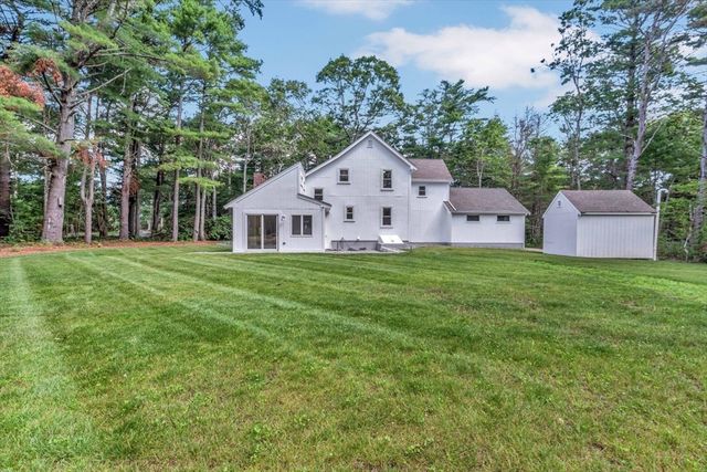 3 Viber Ln 1, Falmouth, MA 02536