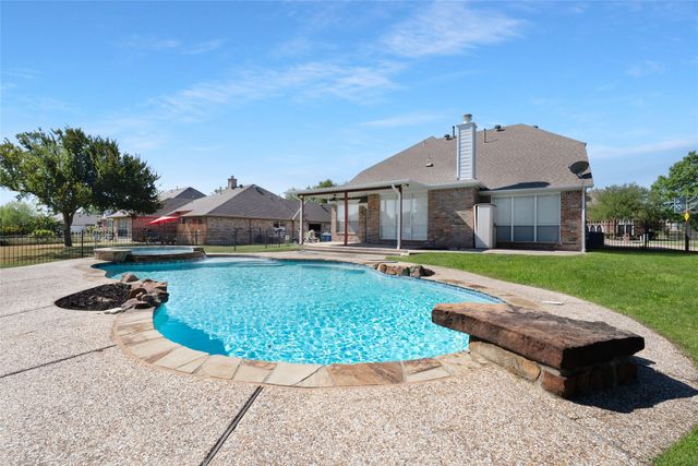 112 Dunford Drive, Heath, TX 75032