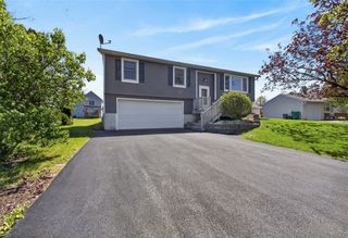 5785 Clover Meadow Lane, Farmington, NY 14425