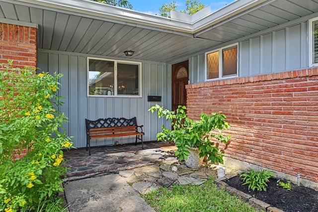 5322 Creekbend Drive, Houston, TX 77096