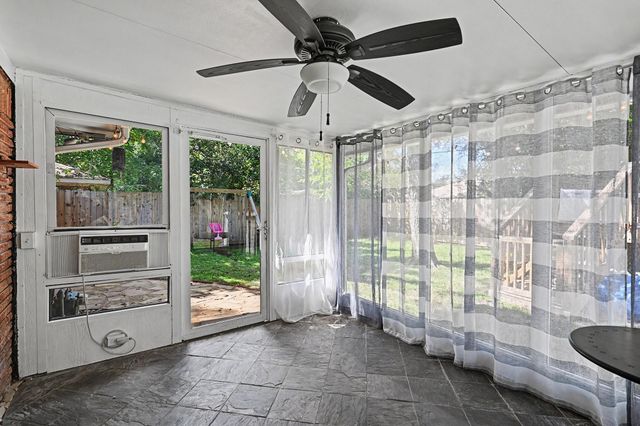 5322 Creekbend Drive, Houston, TX 77096