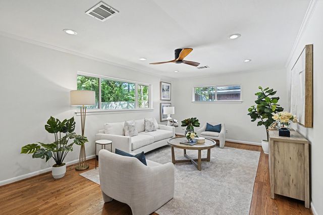 5322 Creekbend Drive, Houston, TX 77096