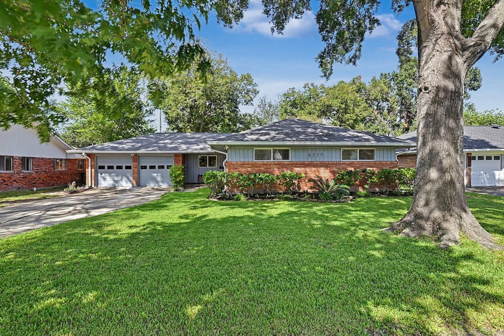 5322 Creekbend Drive, Houston, TX 77096