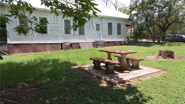 400 South Main Street, Caldwell, TX 77836