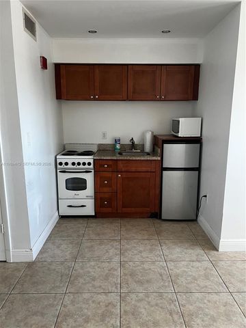 5769 SW 72nd St 5769, South Miami, FL 33143