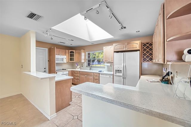 1712 SE 28th ST, Cape Coral, FL 33904