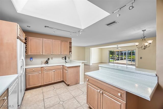 1712 SE 28th ST, Cape Coral, FL 33904