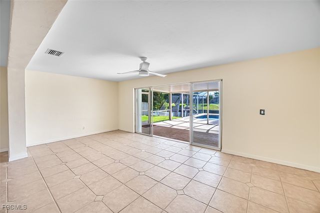 1712 SE 28th ST, Cape Coral, FL 33904