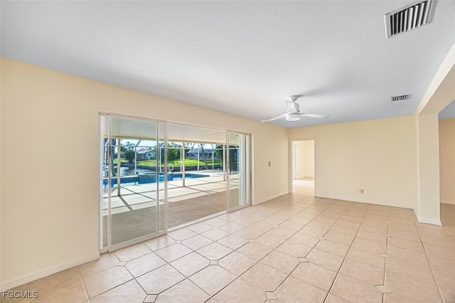 1712 SE 28th ST, Cape Coral, FL 33904