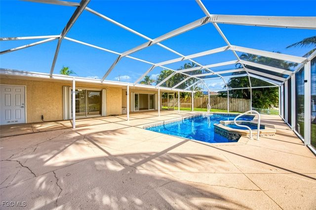 1712 SE 28th ST, Cape Coral, FL 33904