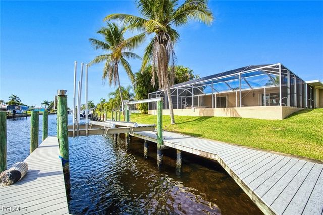 1712 SE 28th ST, Cape Coral, FL 33904