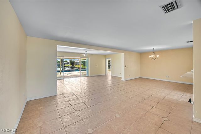 1712 SE 28th ST, Cape Coral, FL 33904