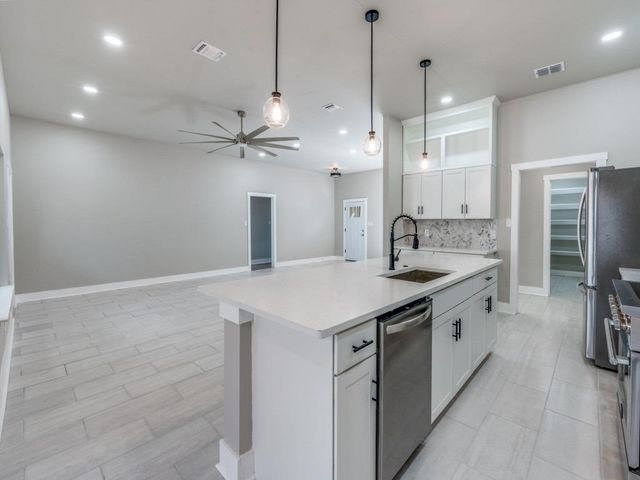 4 Senisa ST, Wimberley, TX 78676