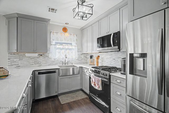 6 Pala Street, Toms River, NJ 08757