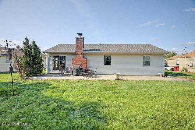 6 Pala Street, Toms River, NJ 08757