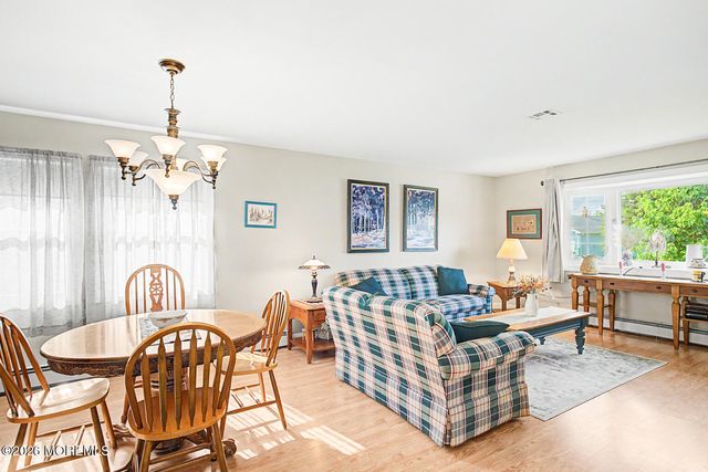 6 Pala Street, Toms River, NJ 08757